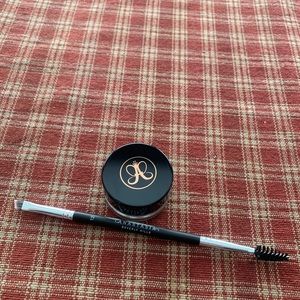 Dipbrow Pomade in Taupe and 12 Brush